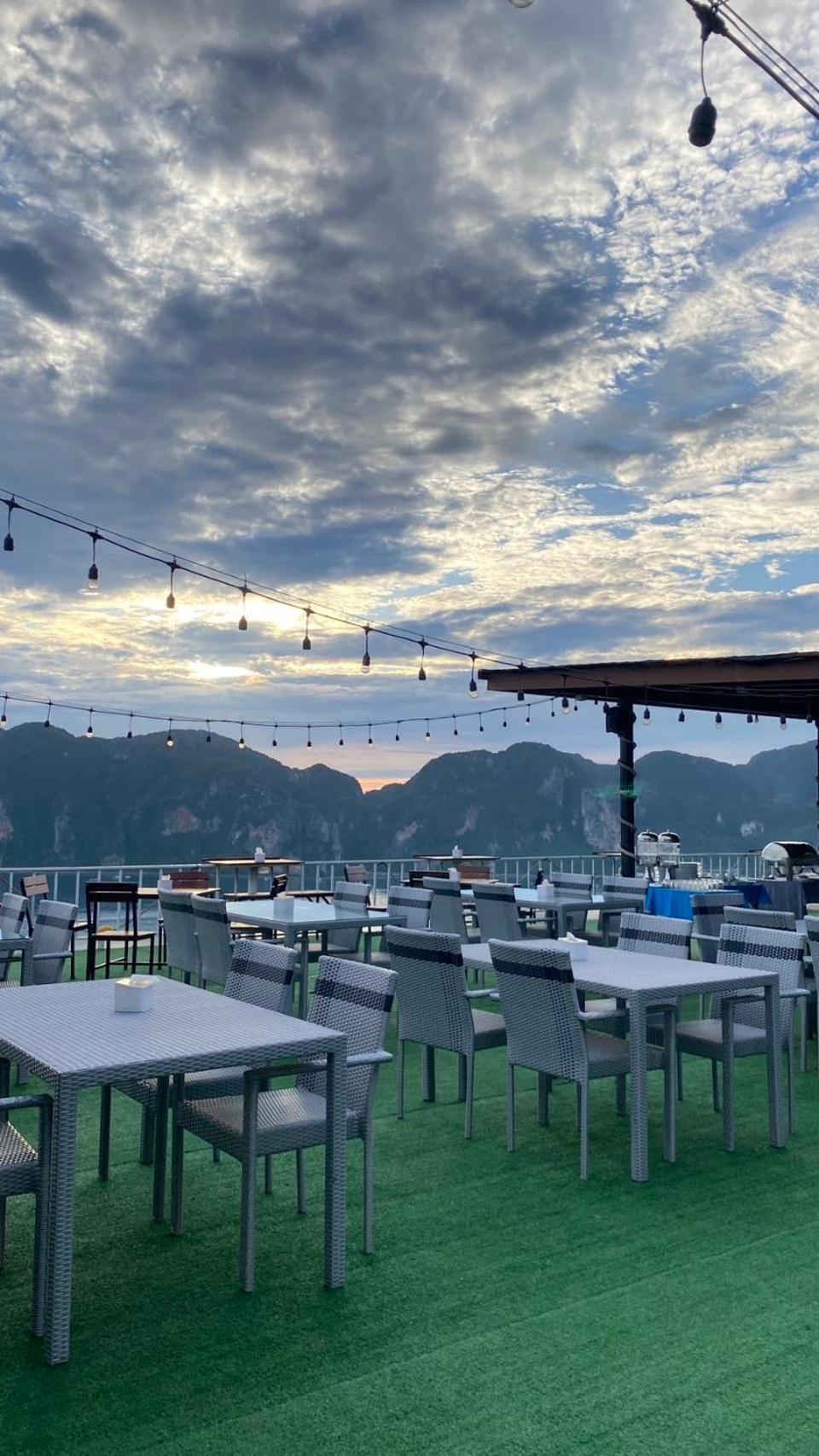 Phi Phi Mountain Beach Resort Sha Certified Exterior foto